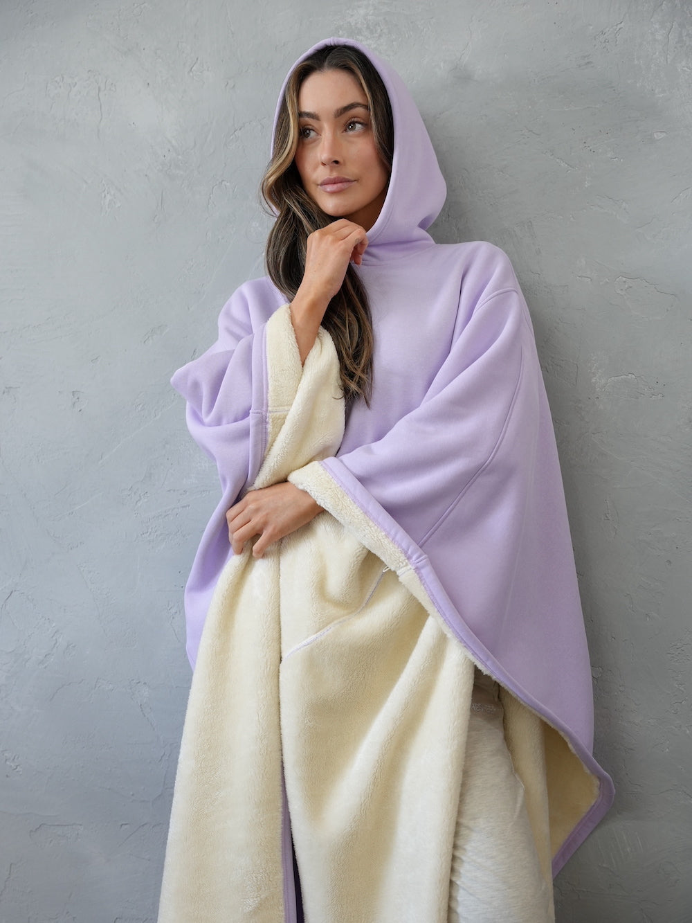 Luxe Fleece Poncho met Capuchon